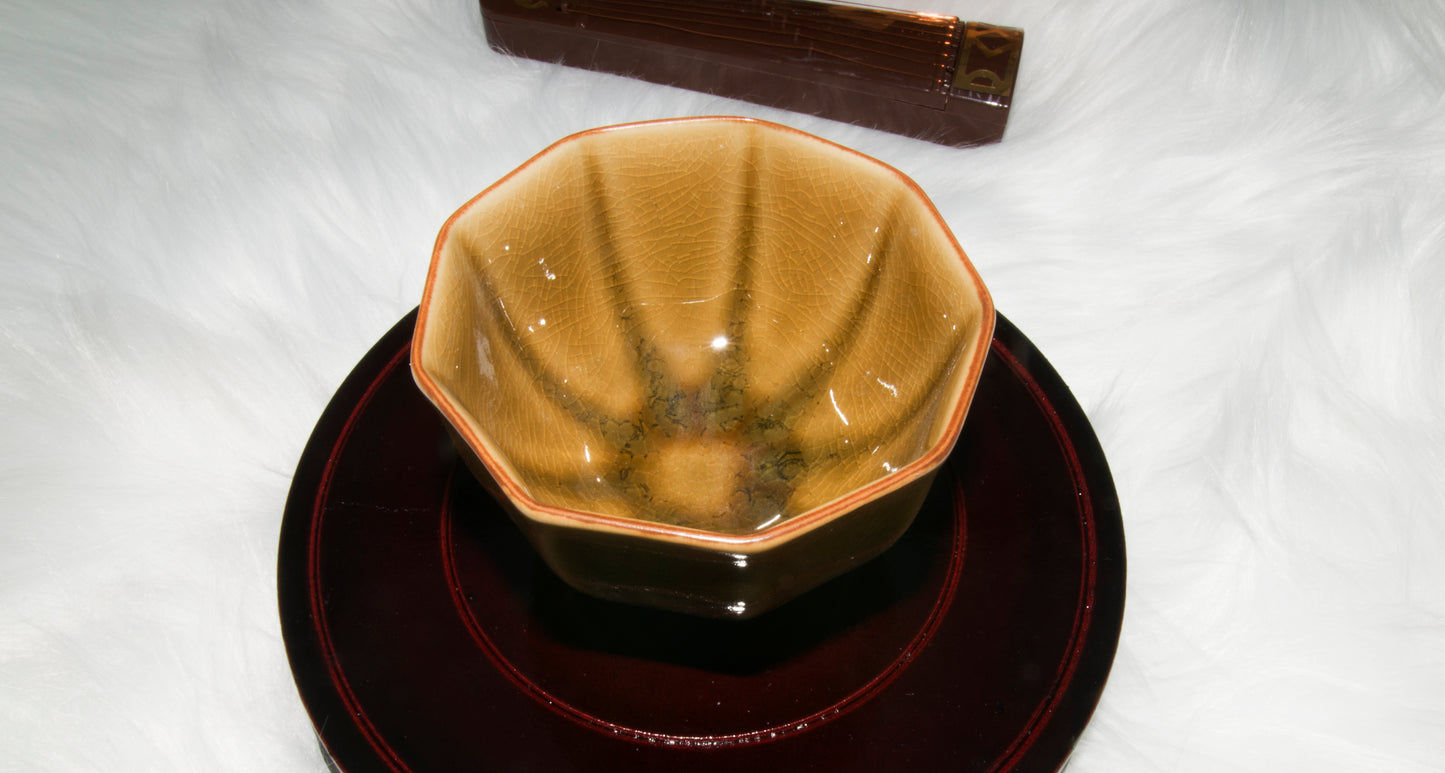 02013 Golden glaze All directions Cup